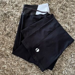 Ladies Black Yoga Pants, size Lg, not sure of brand
